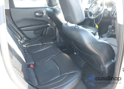 2018 Jeep Compass Limited 4X4 z USA, uszkodzony, nr VIN 3C4NJDCB1JT117419